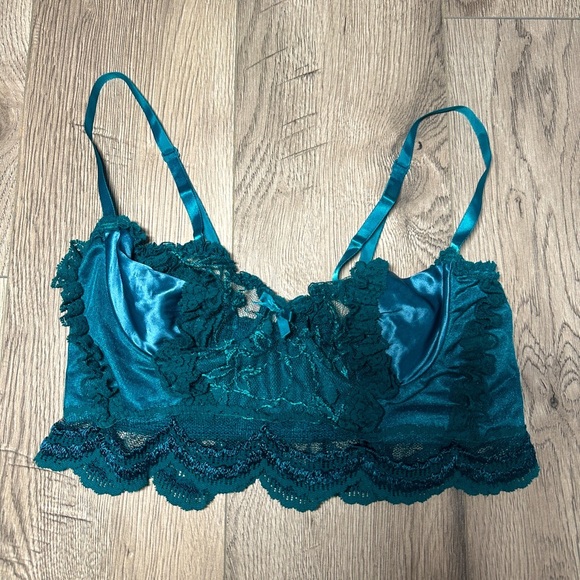 vintage fredrick’s of hollywood emerald green lace ruffle trim bra size small - Picture 1 of 5
